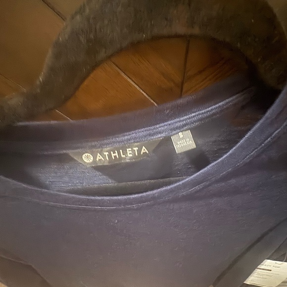 NWT ATHLETA blue breezy top size S - Picture 3 of 5